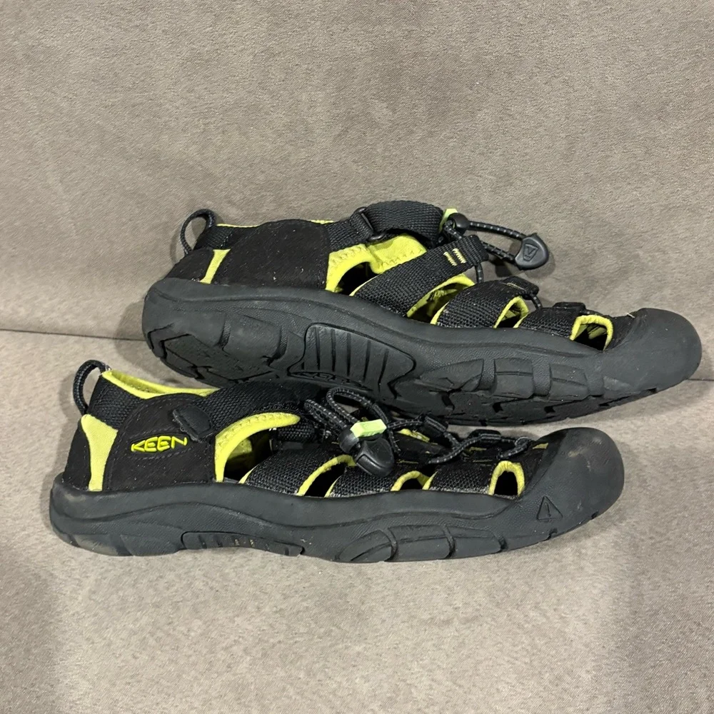 Keen Big Kid‎ Newport H2 Sandal Black Lime Green Outdoor Adventure Size 5